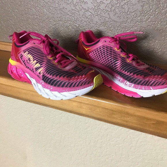 hoka arahi womens size 7